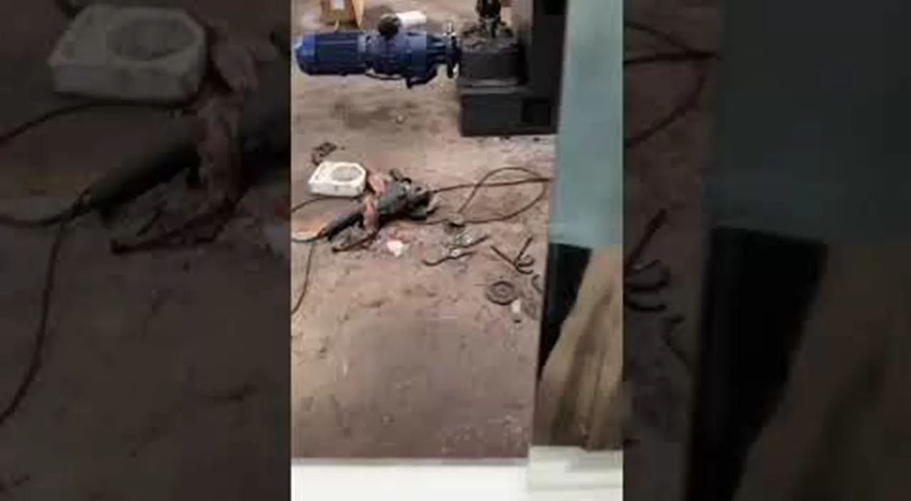 HISENG máquina de vidro de moagem HSB 371 Vídeo