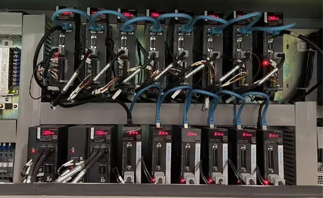 Máquina de afiação dupla de linha reta, sistema de controle de motor de precisão e VFD